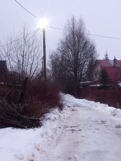 Стрижку растительности начали с пожарного выезда(ул. Косая), постепенно будем продвигаться дальше 01.02.2024г.