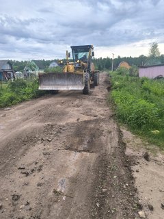 Уважаемые садоводы. В СНТ работает грейдер. Будьте внимательны на дорогах. По возможности объезжайте 16.06.2025