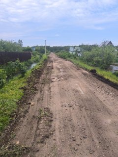 Уважаемые садоводы. В СНТ работает грейдер. Будьте внимательны на дорогах. По возможности объезжайте 16.06.2025